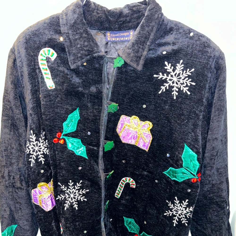 Casual Designs Christmas Sweater NWT